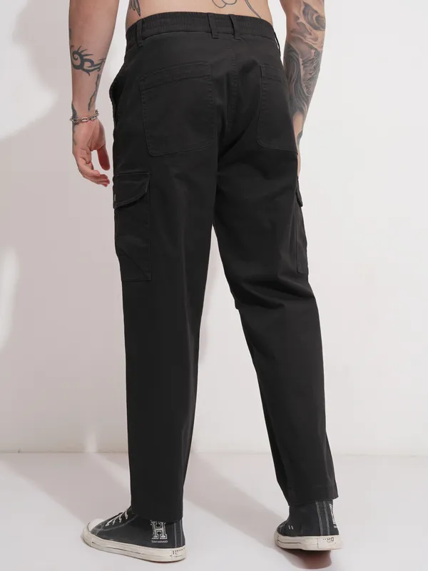 Highlander Men Black Relaxed Fit Solid Cargo