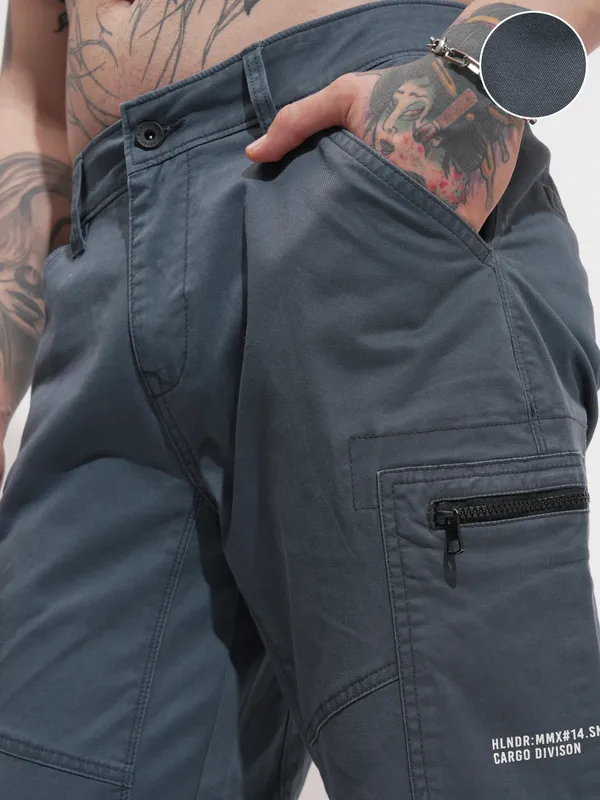 Highlander Men Green Relaxed Fit Solid Cargo