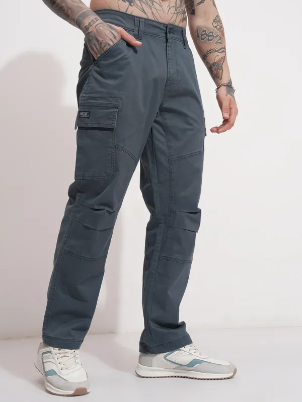 Highlander Men Green Relaxed Fit Solid Cargo