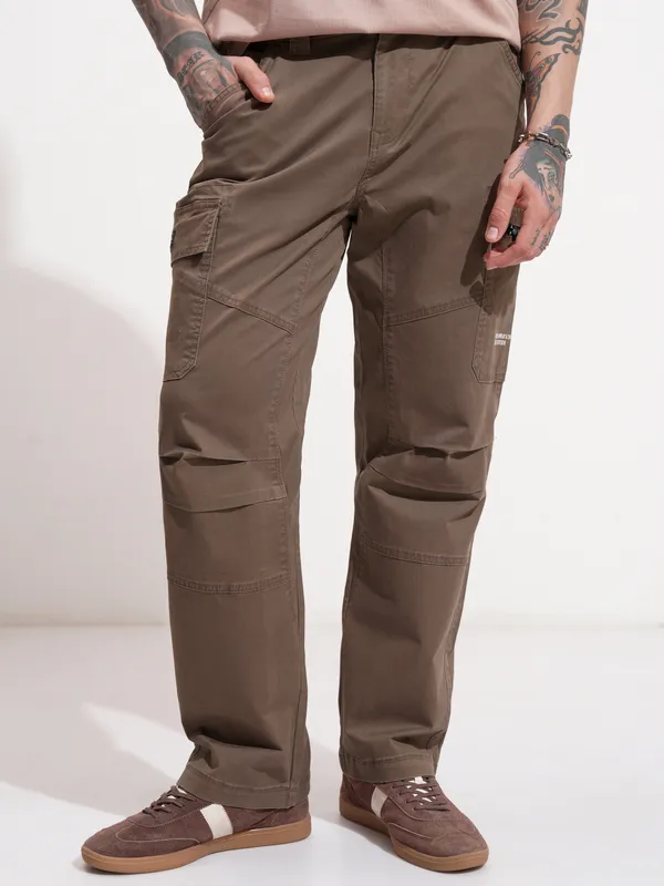 Highlander Men Brown Relaxed Fit Solid Cargo