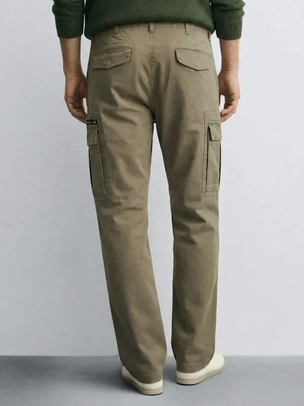 Highlander Men Brown Regular Fit Solid Cargo