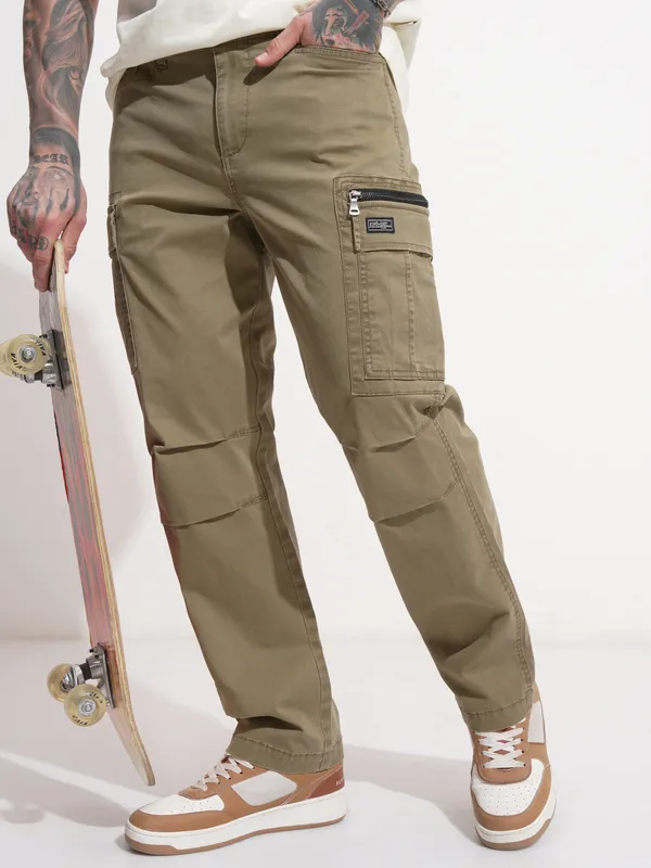 Highlander Men Brown Regular Fit Solid Cargo