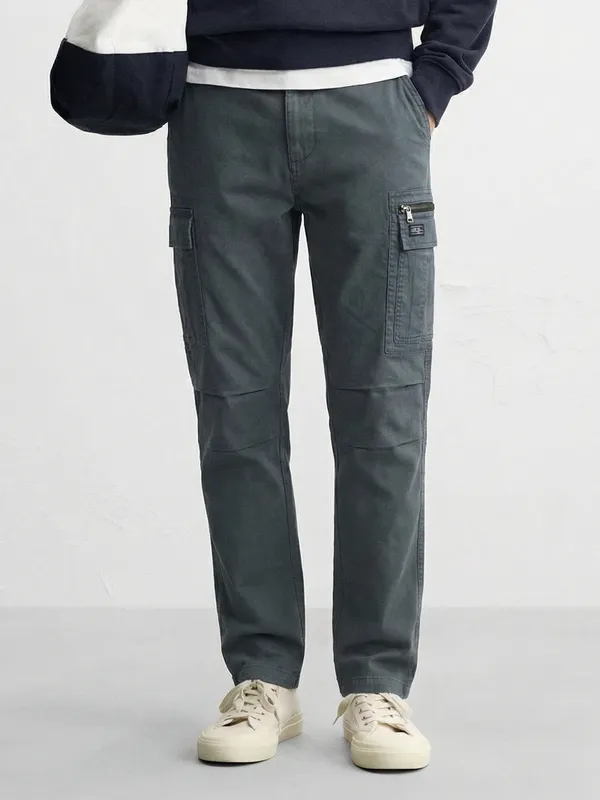 Highlander Men Blue Regular Fit Solid Cargo