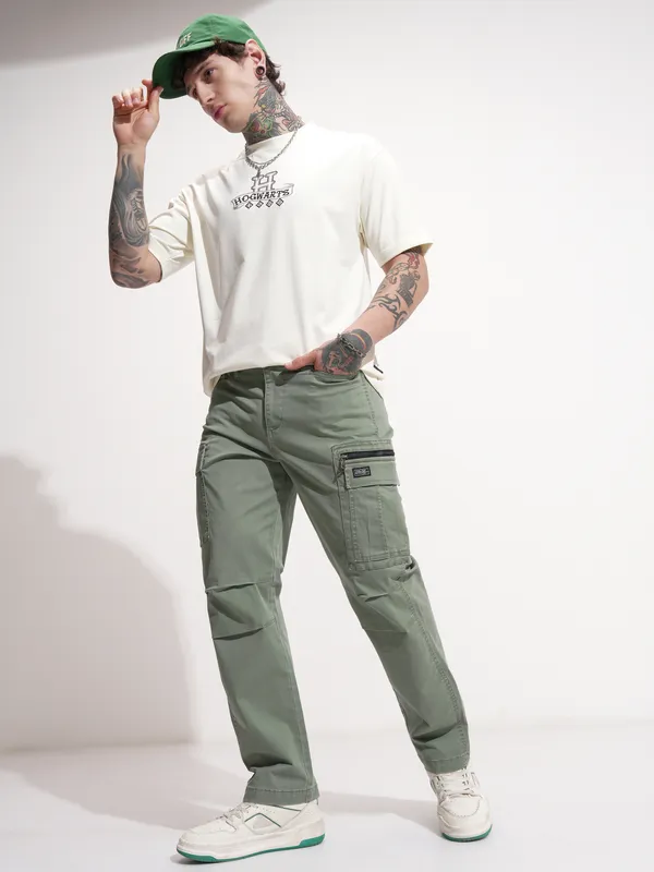 Highlander Men Green Regular Fit Solid Cargos