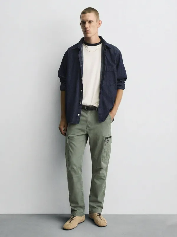 Highlander Men Green Regular Fit Solid Cargo