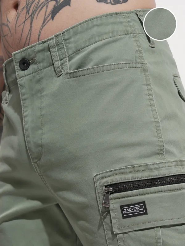 Highlander Men Green Regular Fit Solid Cargos