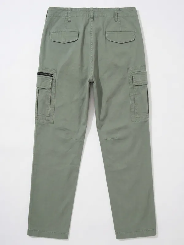 Highlander Men Green Regular Fit Solid Cargo