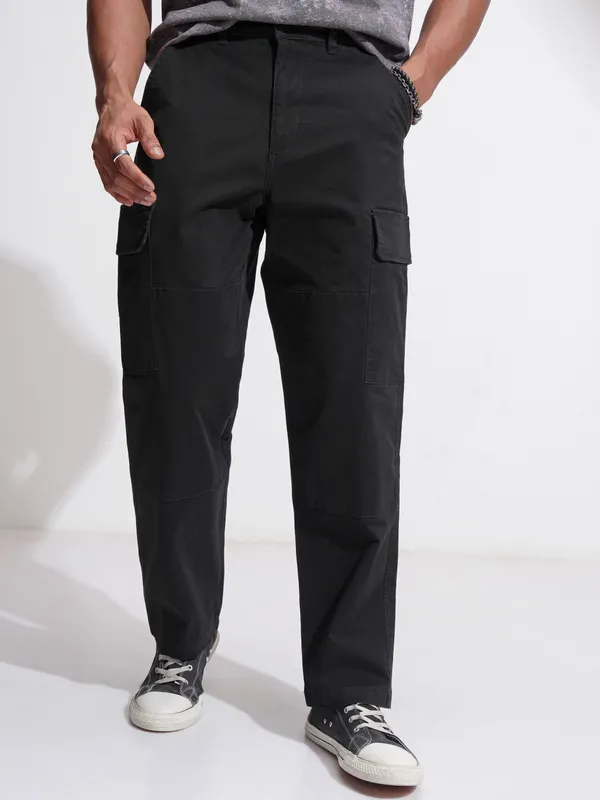 Highlander Men Black Regular Fit Solid Cargo