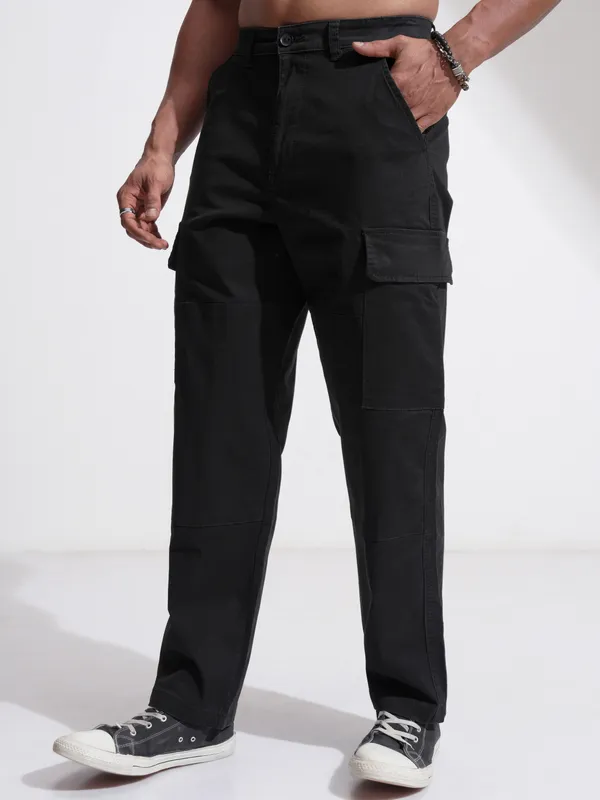 Highlander Men Black Regular Fit Solid Cargo