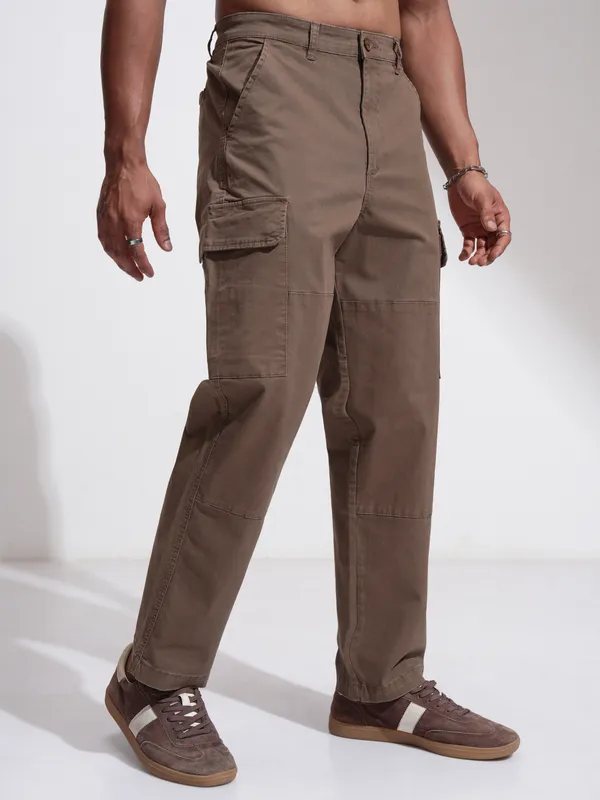 Highlander Men Brown Relaxed Fit Solid Cargos