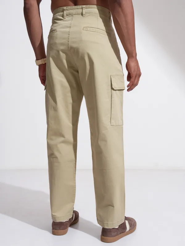 Highlander Men Beige Relaxed Fit Solid Cargo