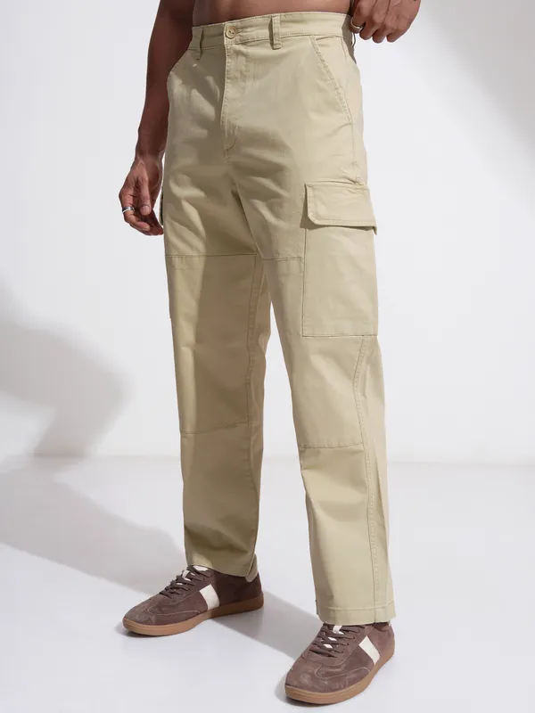 Highlander Men Beige Relaxed Fit Solid Cargo