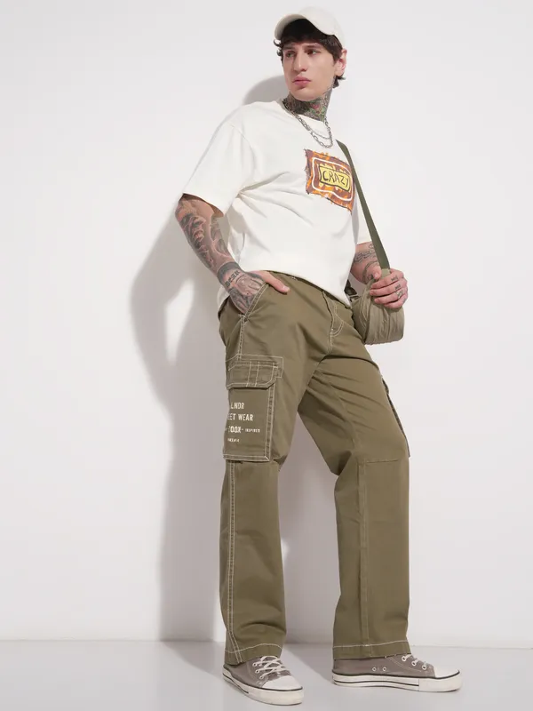 Highlander Men Brown Relaxed Fit Solid Cargo