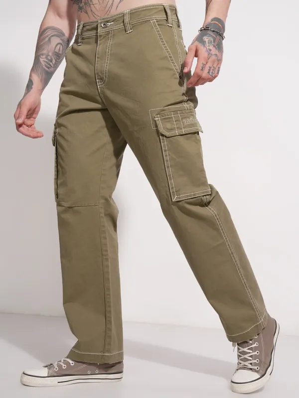 Highlander Men Brown Relaxed Fit Solid Cargo