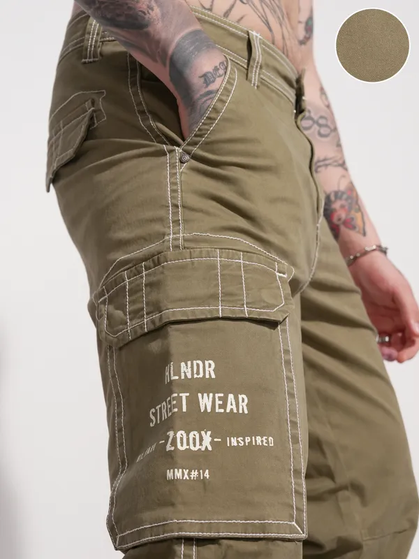 Highlander Men Brown Relaxed Fit Solid Cargo