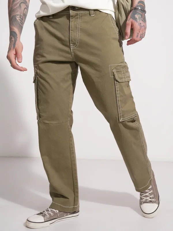 Highlander Men Brown Relaxed Fit Solid Cargo