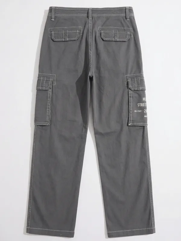 Highlander Men Grey Relaxed Fit Solid Cargo