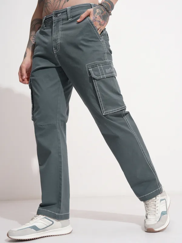 Highlander Men Grey Relaxed Fit Solid Cargo