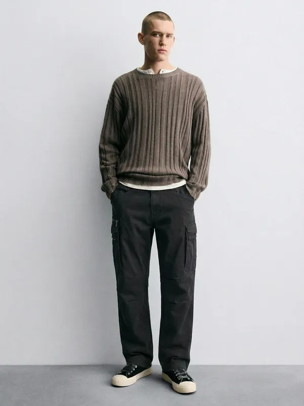 Highlander Men Black Regular Fit Solid Cargos