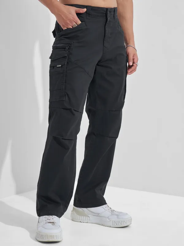Highlander Men Black Regular Fit Solid Cargos