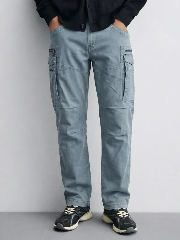 Highlander Men Blue Relaxed Fit Solid Cargos