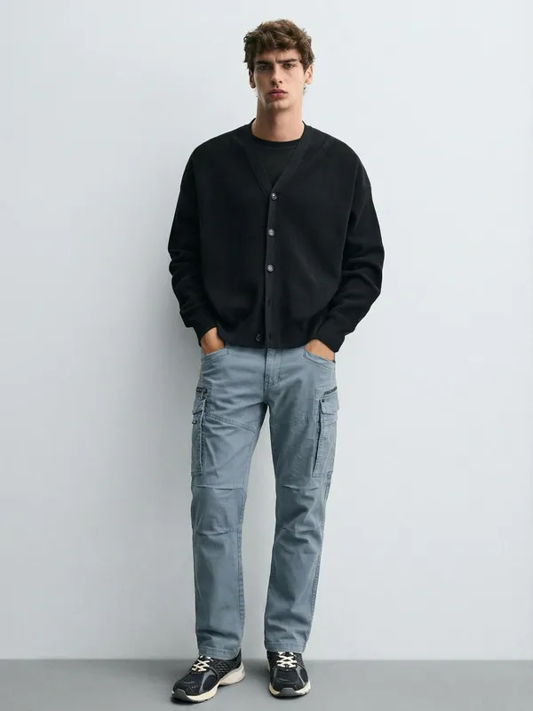 Highlander Men Blue Relaxed Fit Solid Cargos