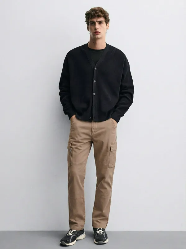 Highlander Men Brown Relaxed Fit Solid Cargo