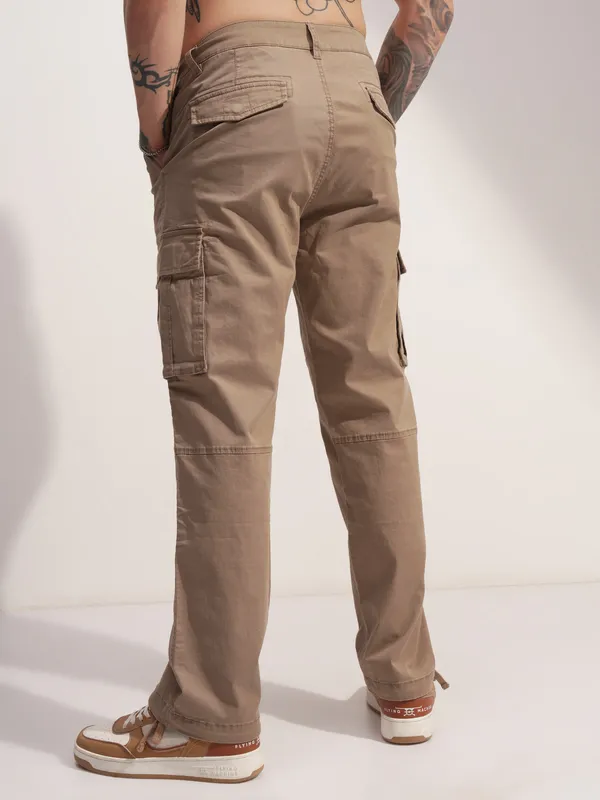 Highlander Men Brown Relaxed Fit Solid Cargo