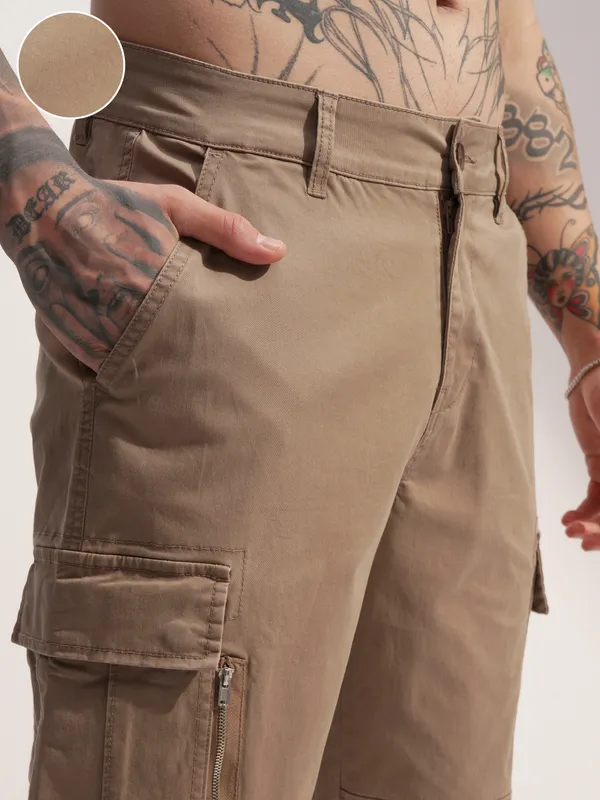 Highlander Men Brown Relaxed Fit Solid Cargo