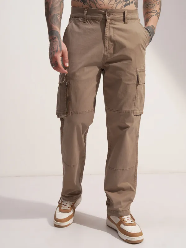 Highlander Men Brown Relaxed Fit Solid Cargo