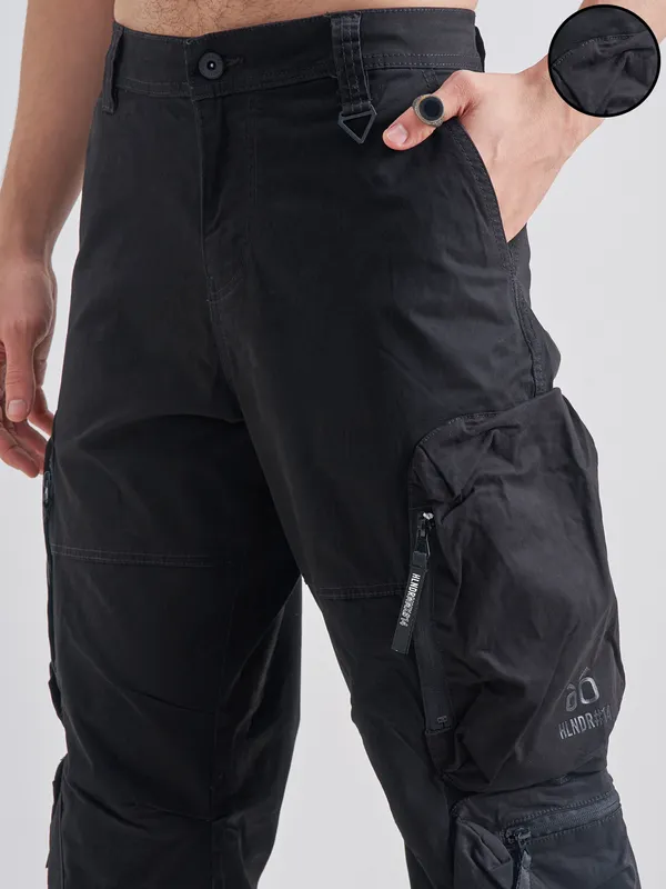 Highlander Men Black Relaxed Fit Solid Cargos