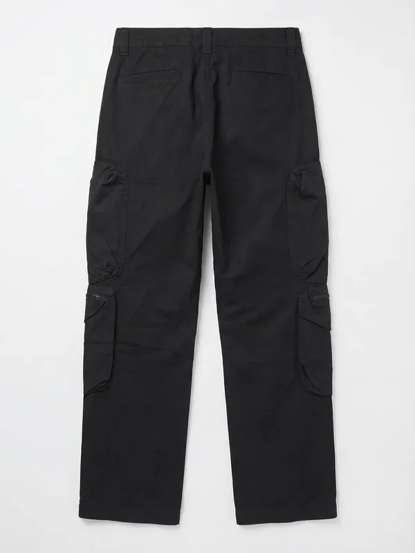 Highlander Men Black Relaxed Fit Solid Cargos