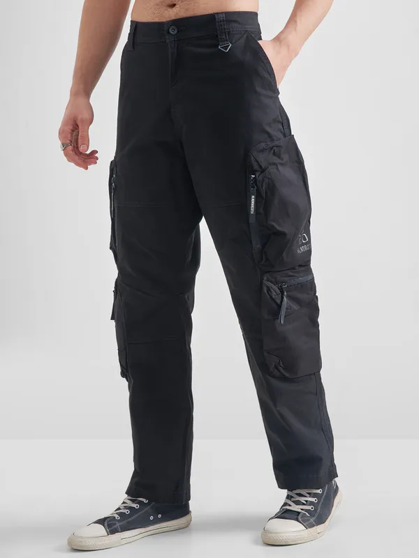 Highlander Men Black Relaxed Fit Solid Cargos