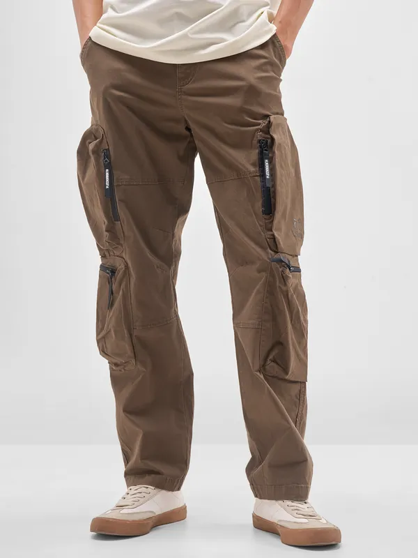 Highlander Men Brown Relaxed Fit Solid Cargos