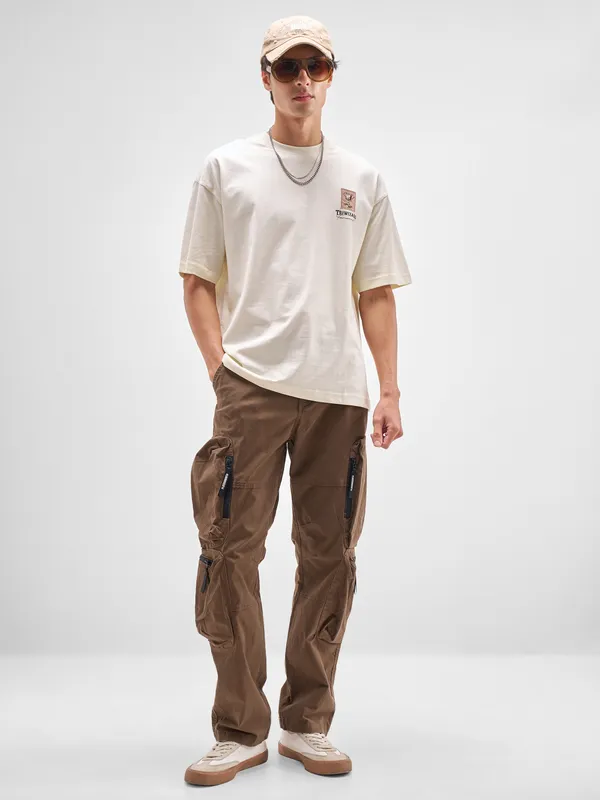 Highlander Men Brown Relaxed Fit Solid Cargos
