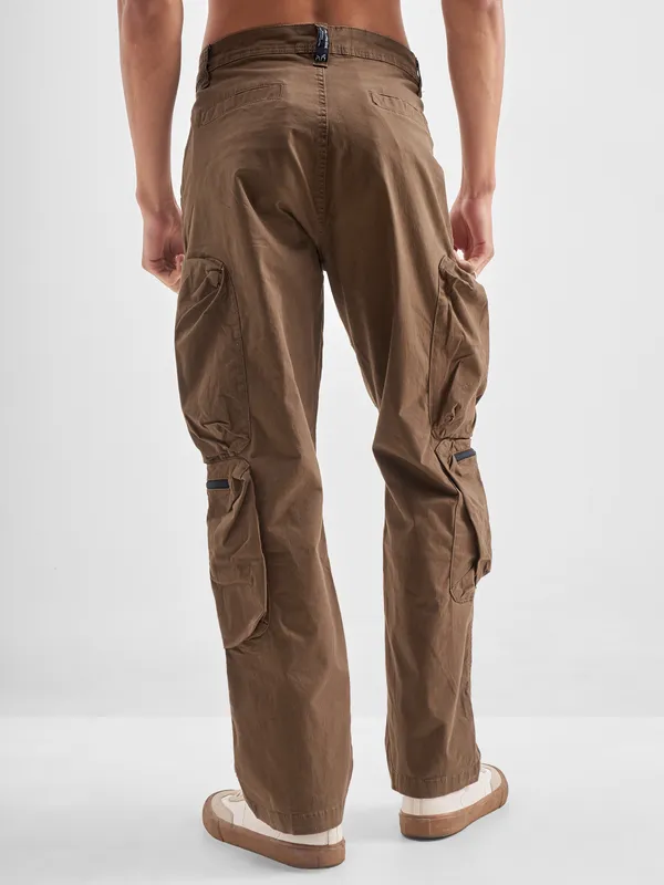 Highlander Men Brown Relaxed Fit Solid Cargos