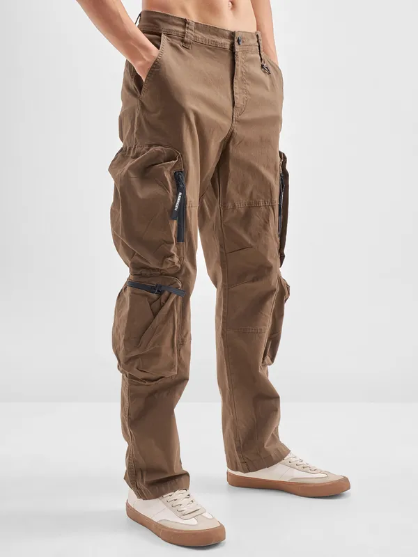 Highlander Men Brown Relaxed Fit Solid Cargos