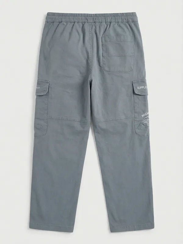 Highlander Men Grey Regular Fit Solid Cargo