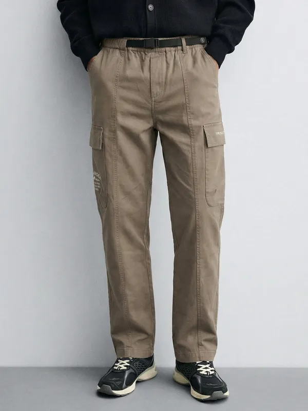 Highlander Men Brown Baggy Solid Cargo
