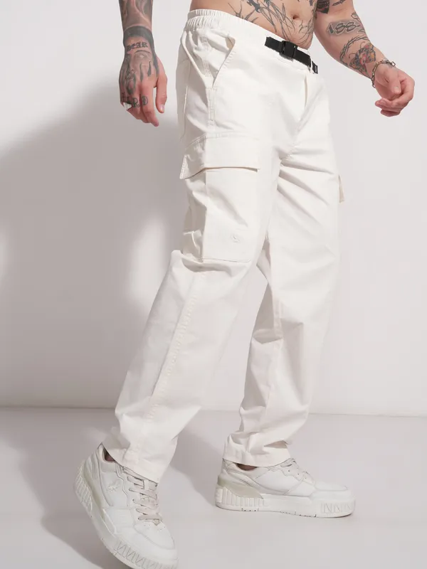 Highlander Men White Baggy Solid Cargo