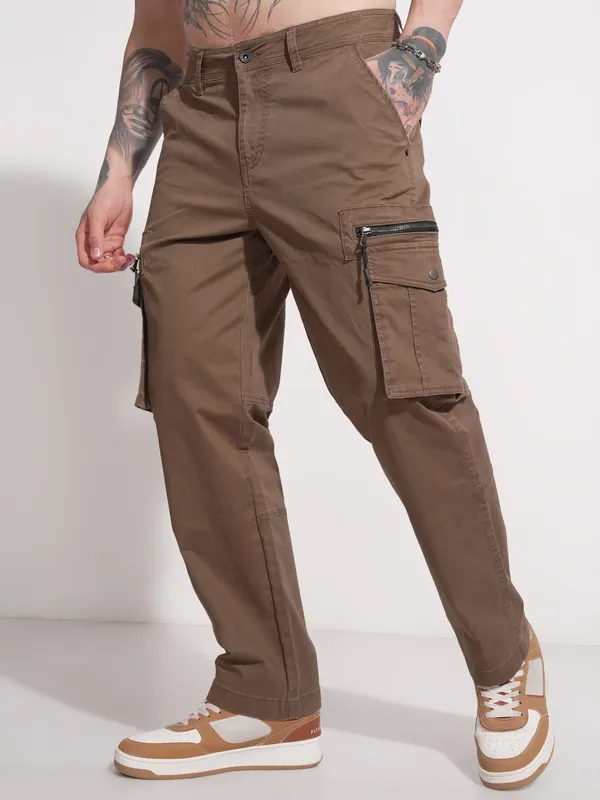Highlander Men Brown Relaxed Fit Solid Cargo