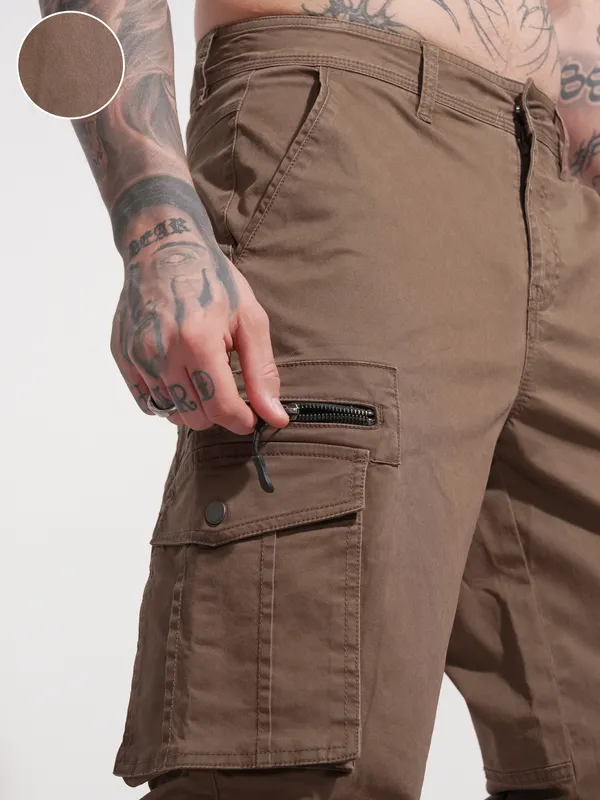 Highlander Men Brown Relaxed Fit Solid Cargo