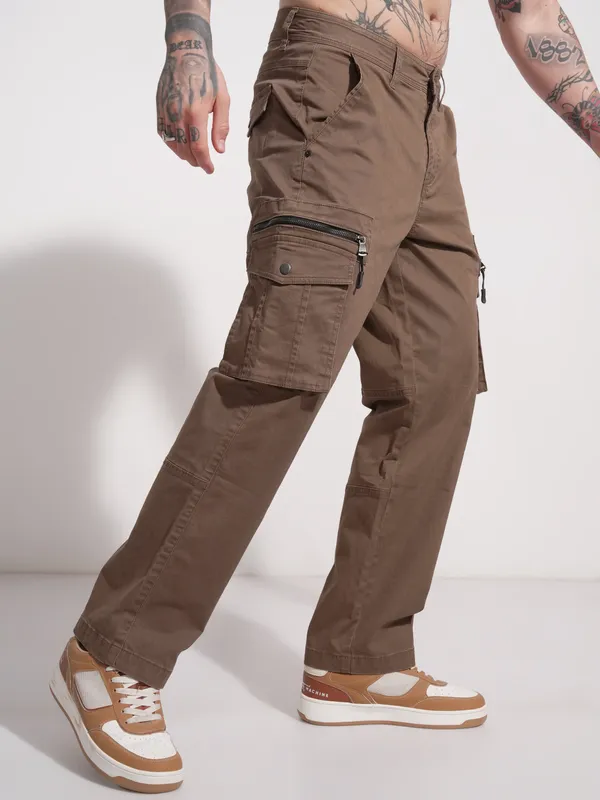 Highlander Men Brown Relaxed Fit Solid Cargo