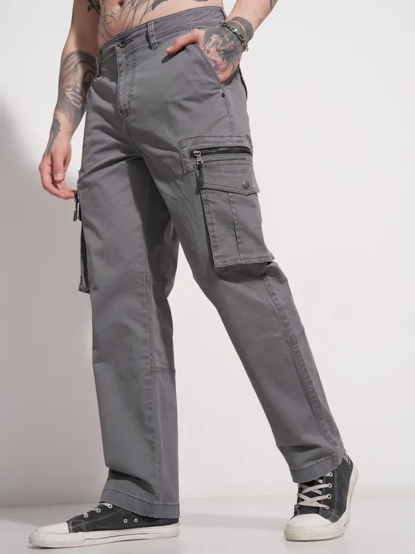 Highlander Men Grey Relaxed Fit Solid Cargo