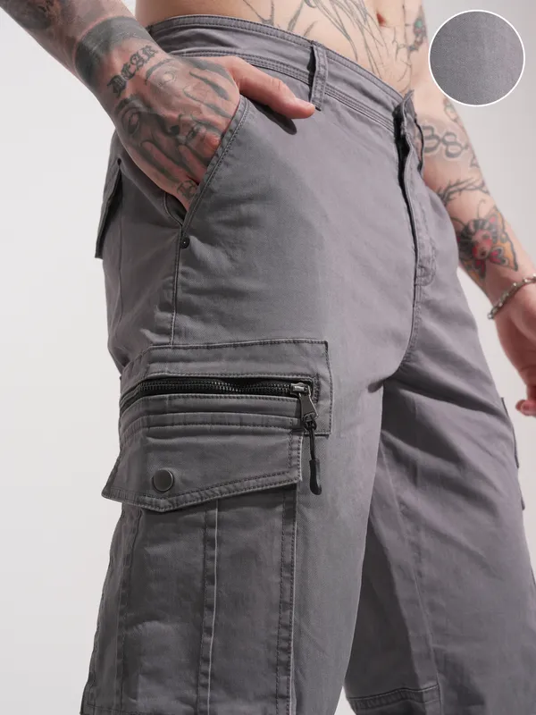 Highlander Men Grey Relaxed Fit Solid Cargo
