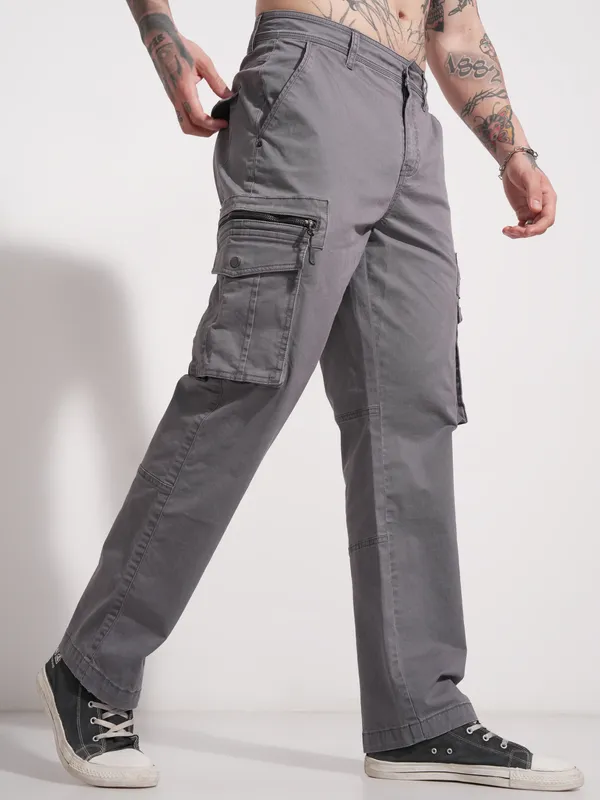 Highlander Men Grey Relaxed Fit Solid Cargo