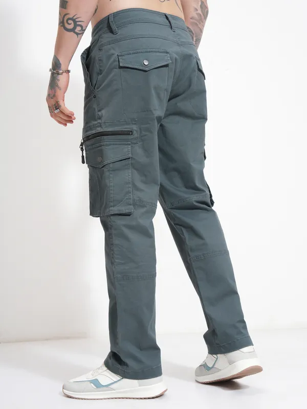 Highlander Men Grey Relaxed Fit SOlid Cargo
