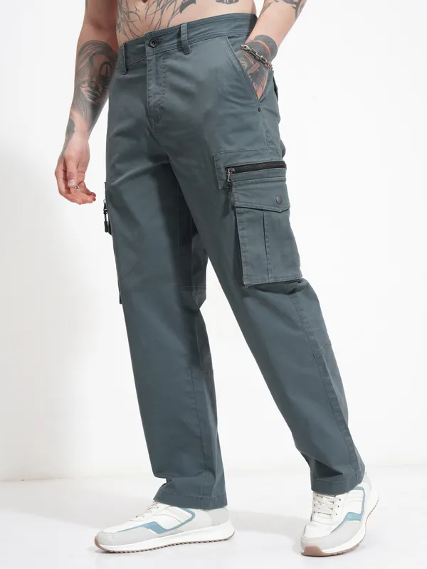 Highlander Men Grey Relaxed Fit SOlid Cargo