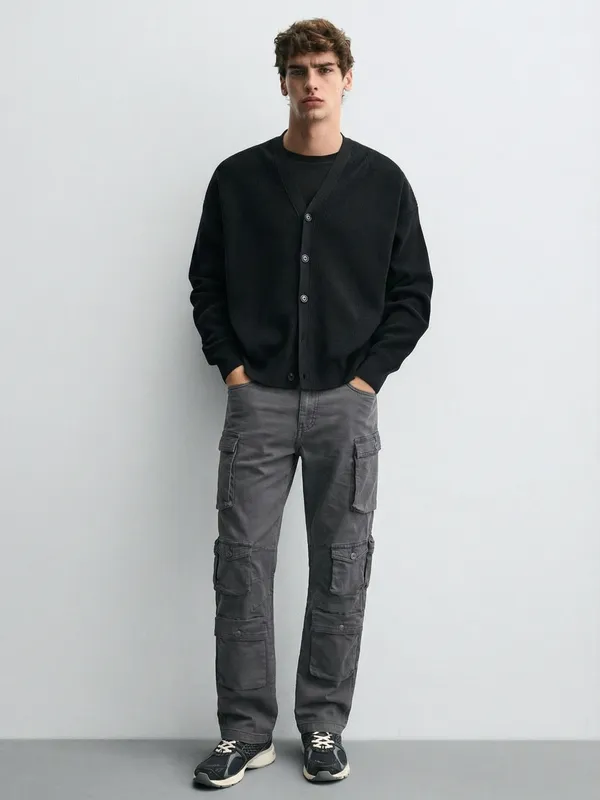 Highlander Men Charcoal Relaxed Fit Solid Cargos