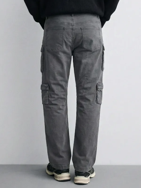 Highlander Men Charcoal Relaxed Fit Solid Cargos